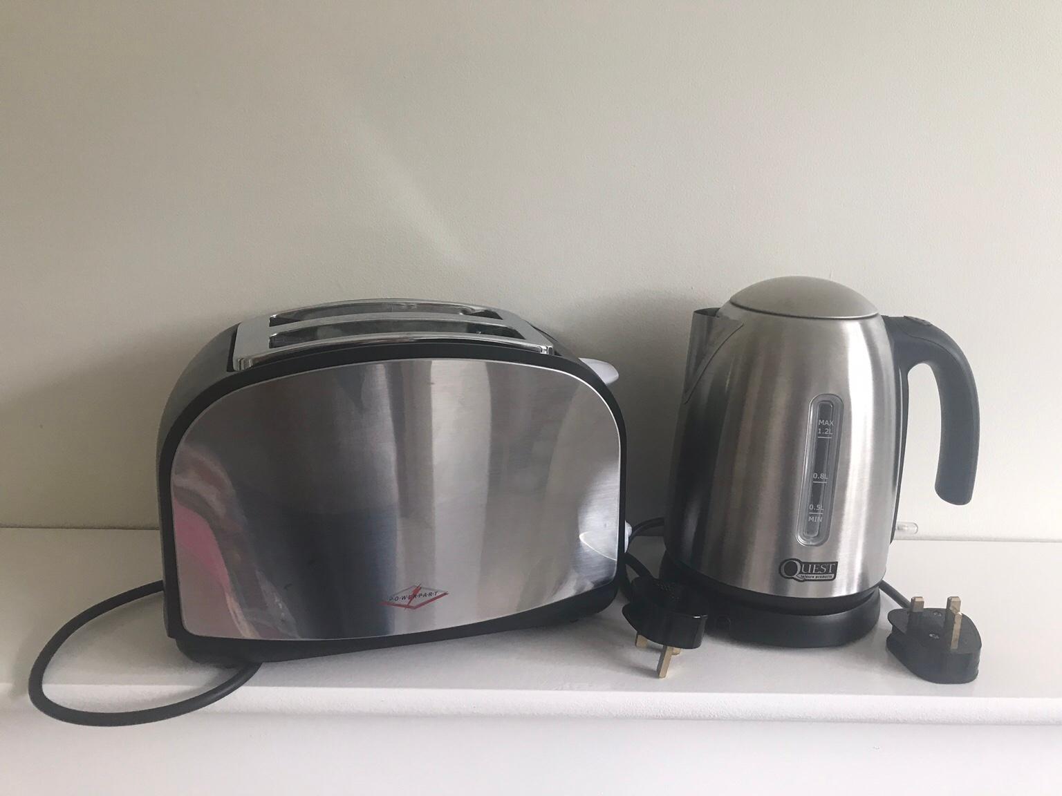 Low wattage Caravan kettle and toaster in WN5 Helens for £10.00 for