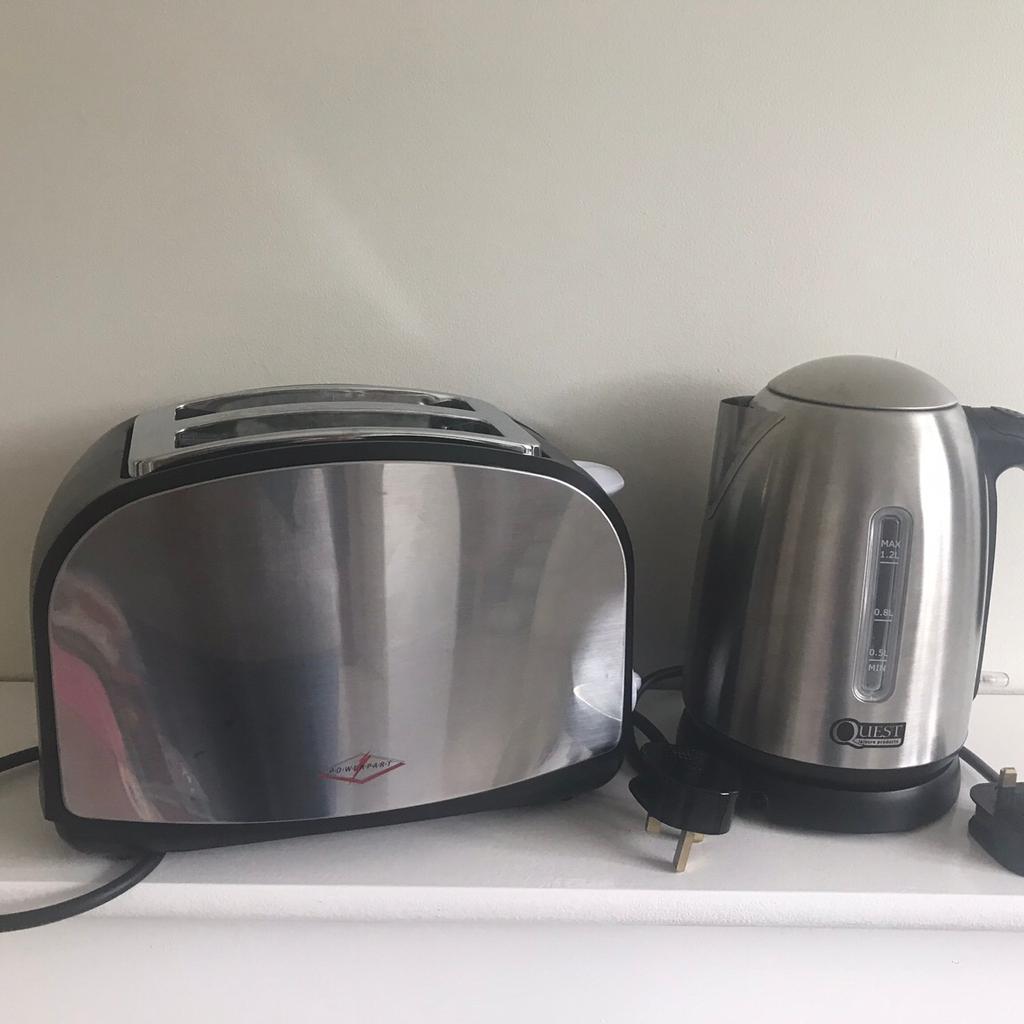 Low wattage Caravan kettle and toaster in WN5 Helens for £10.00 for