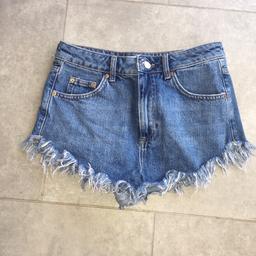 Unworn top shop shorts
Size 10