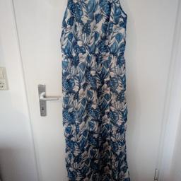 Das Sommerkleid von H&M ist Bodenlang und hat an beiden Seiten Schlitze.
Größe 44.
Es wurde nur einmal getragen.
7€VB