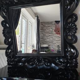 absolutely stunning high gloss baroque mirror and high gloss black floating shelf, (supply ur own screws to put the shelf up) immaculate condition collect only NO OFFERS collect west dulwich