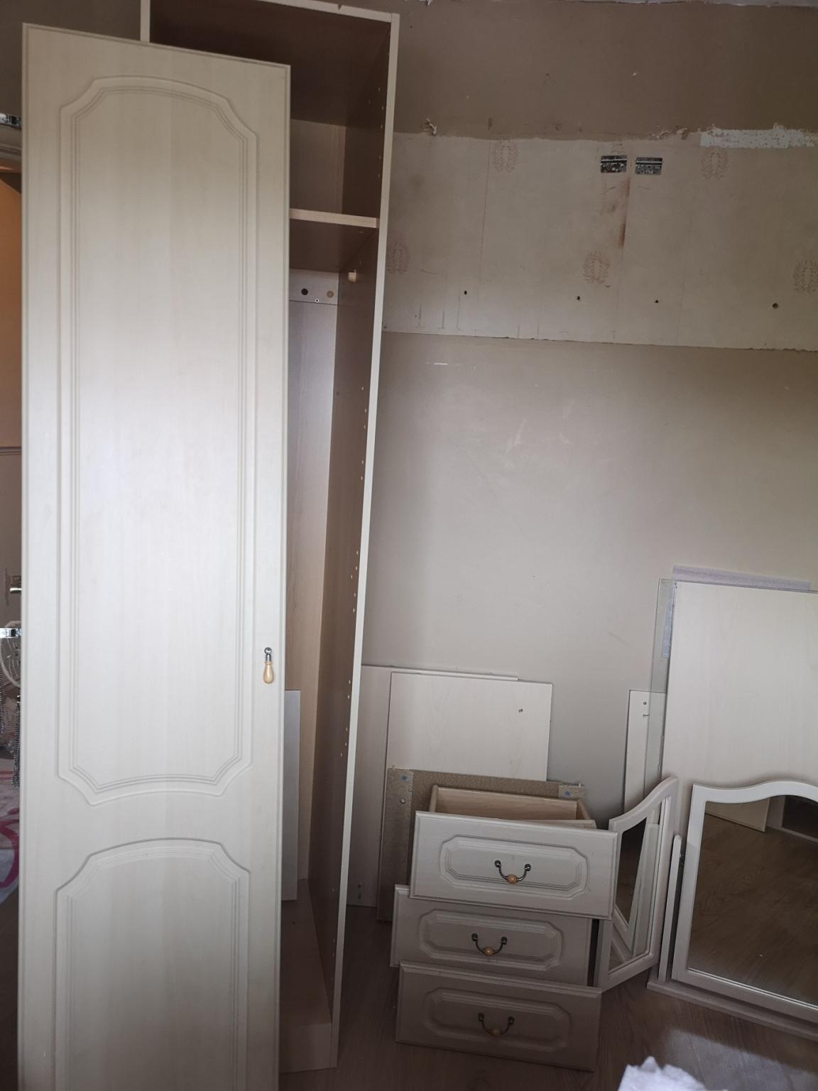 Fitted wardrobes in WV14 Wolverhampton für £ 200,00 zum Verkauf Shpock AT