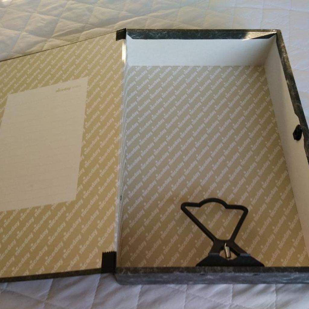 Niceday A4 Box Files (12 Available for Sale) in RG24 Deane für 1,00 ...