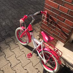 Verkaufe ein Mädchenfahrrad in pink, 14 Zoll, die Stützräder sind ebenfalls vorhanden. Bis auf ein paar Abschürfungen (siehe Bild) hat das Fahrrad nichts. 
Keine Gewährleistung und Rückgaberecht, da Privatverkauf.