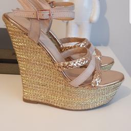 beautiful wedges size 6 only worn once. collection from b14