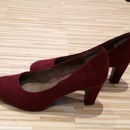 Schuhe mit Absatz weinrot  neu
Größe 38 
Marke Tamaris 
Selbstabholer
