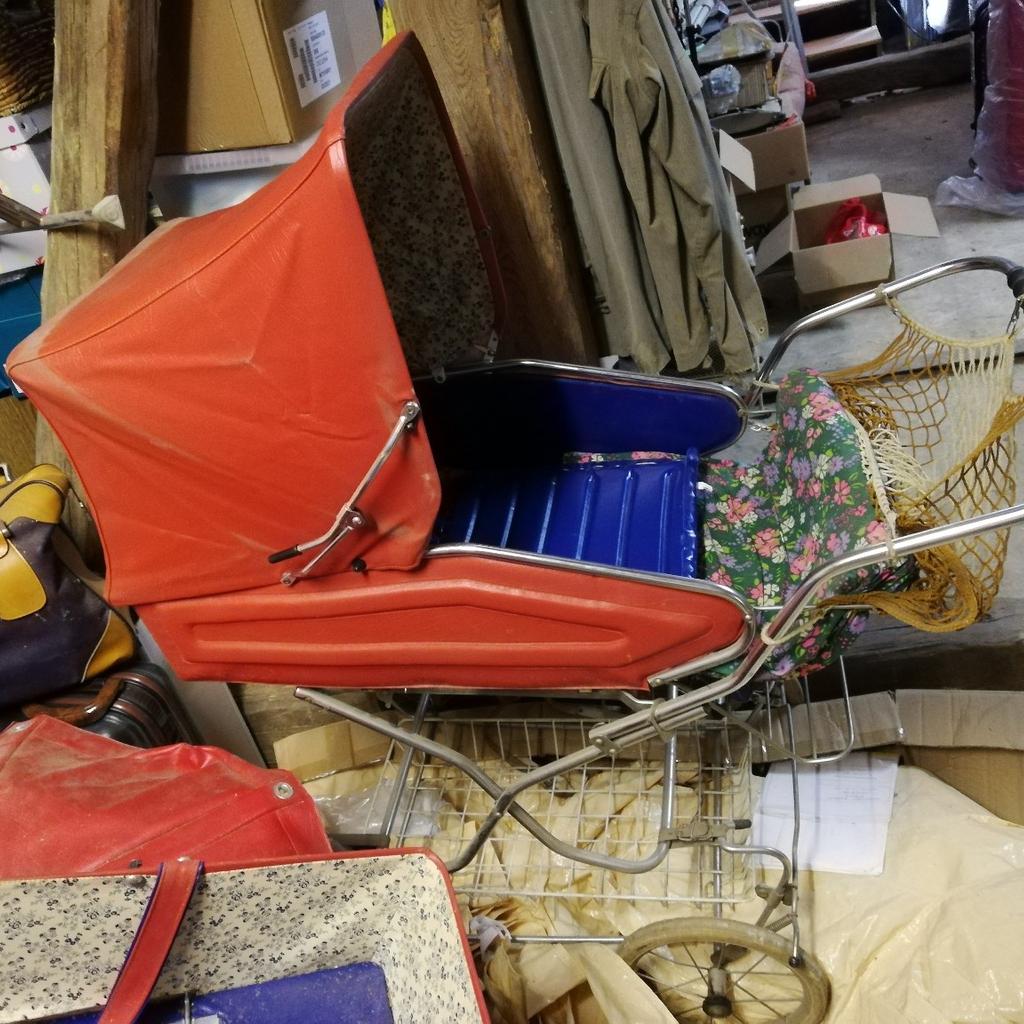 Kinderwagen 80er Jahre in 03197 Jnschwalde fr 190,00  zum Verkauf |  Shpock DE