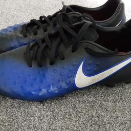 hi there, i have magista football boots size uk 8 in good condition