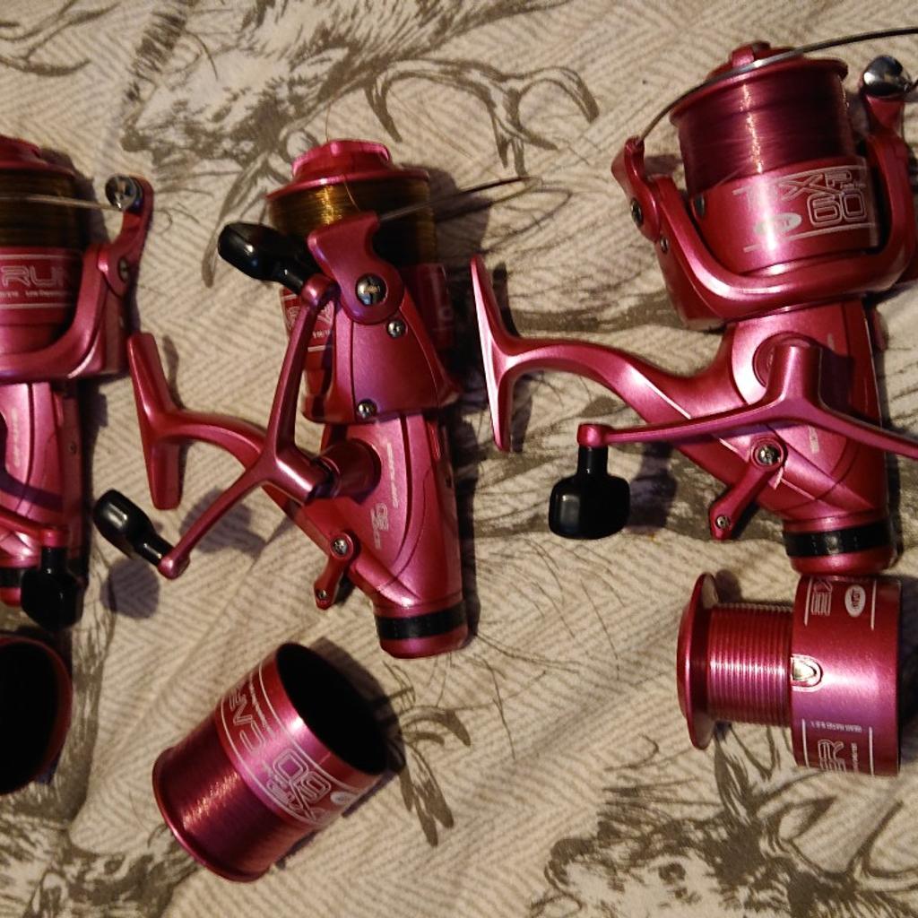 pink fishing reels in London Borough of Hillingdon for £30.00 for sale