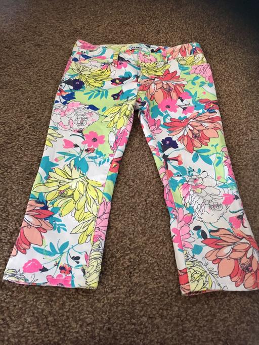 Buy & Sell Essex Chelmsford - Photos for Old navy flower jeans age 10