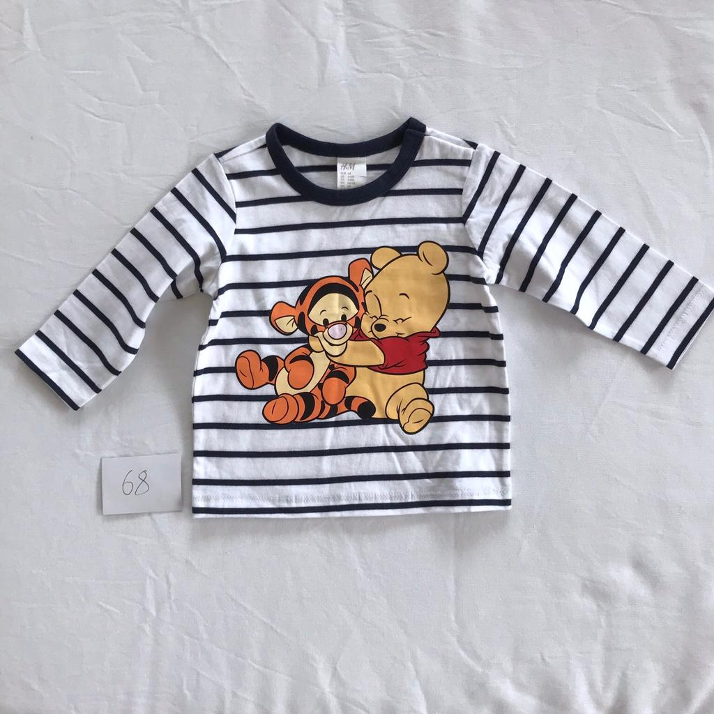 Helt ny och oanvänd långärmad tröja för barn i strl 68. Med Nalle Puh motiv.

Kategori: Babykläder, barnkläder