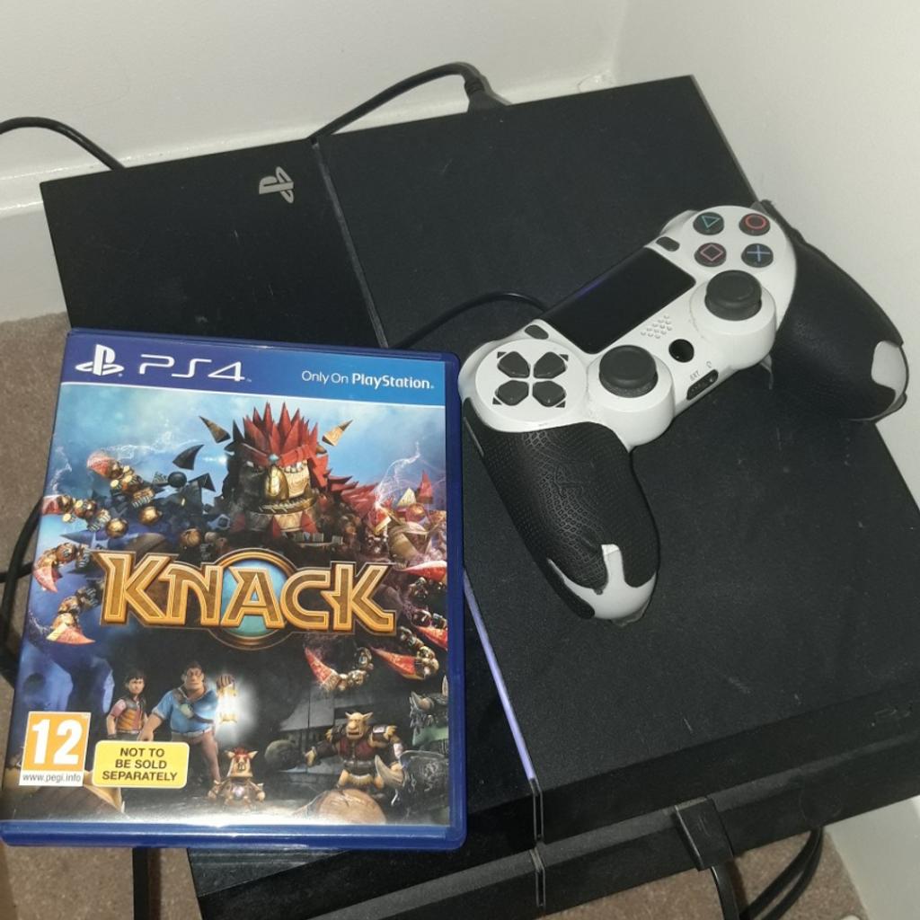 ps4 500gb second hand with game in KT16 Runnymede for £95.00 for sale Shpock