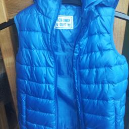boys gilet, light blue 
in very good condition, worn only a handful of times
Size 5-6