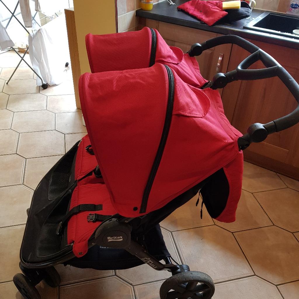 Britax b store agile newborn insert