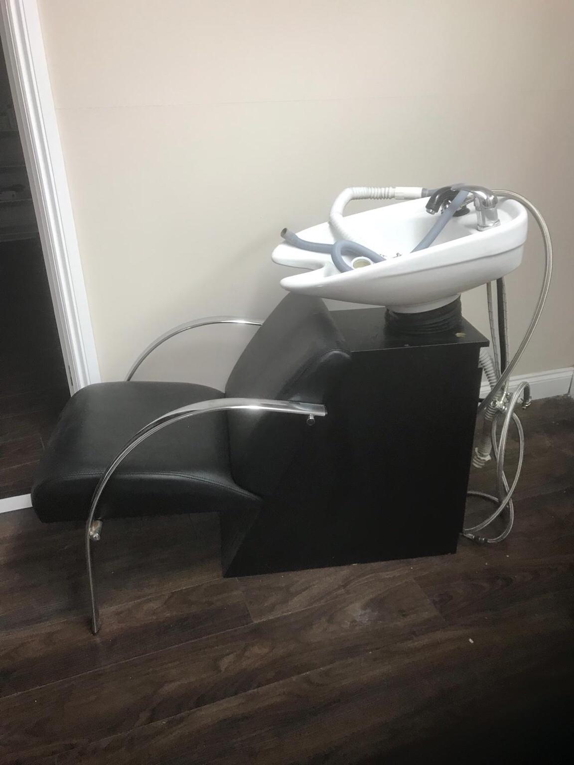 Salon backwash chair and basin in SW1X London for £100.00 for sale Shpock