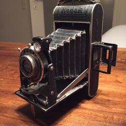 Alte Kamera ca. 1933-1939 Jahre. Zustand gemäß Fotos. Zur Funktion kann ich nichts sagen. Bei Fragen - fragen ;)