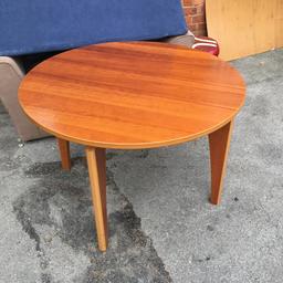 Round dining table in great condition.
Dimensions are 110cm diameter 74cm high
Only £35 Collection from NN1 Northampton or delivery can be arranged, message me for a quote.
Any questions please ask