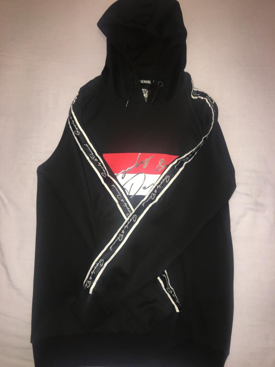 Supply and demand script hoodie in E16 Newham für £ 10,00 zum Verkauf
