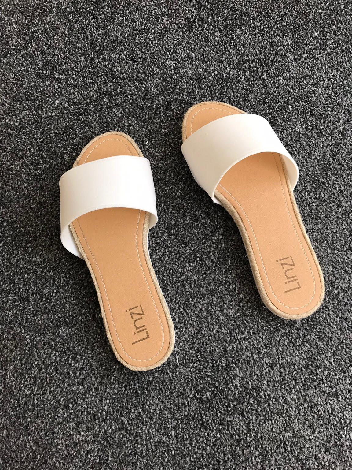 White sliders from Linzi size 5 in SS16 Basildon for £5.00 for sale ...