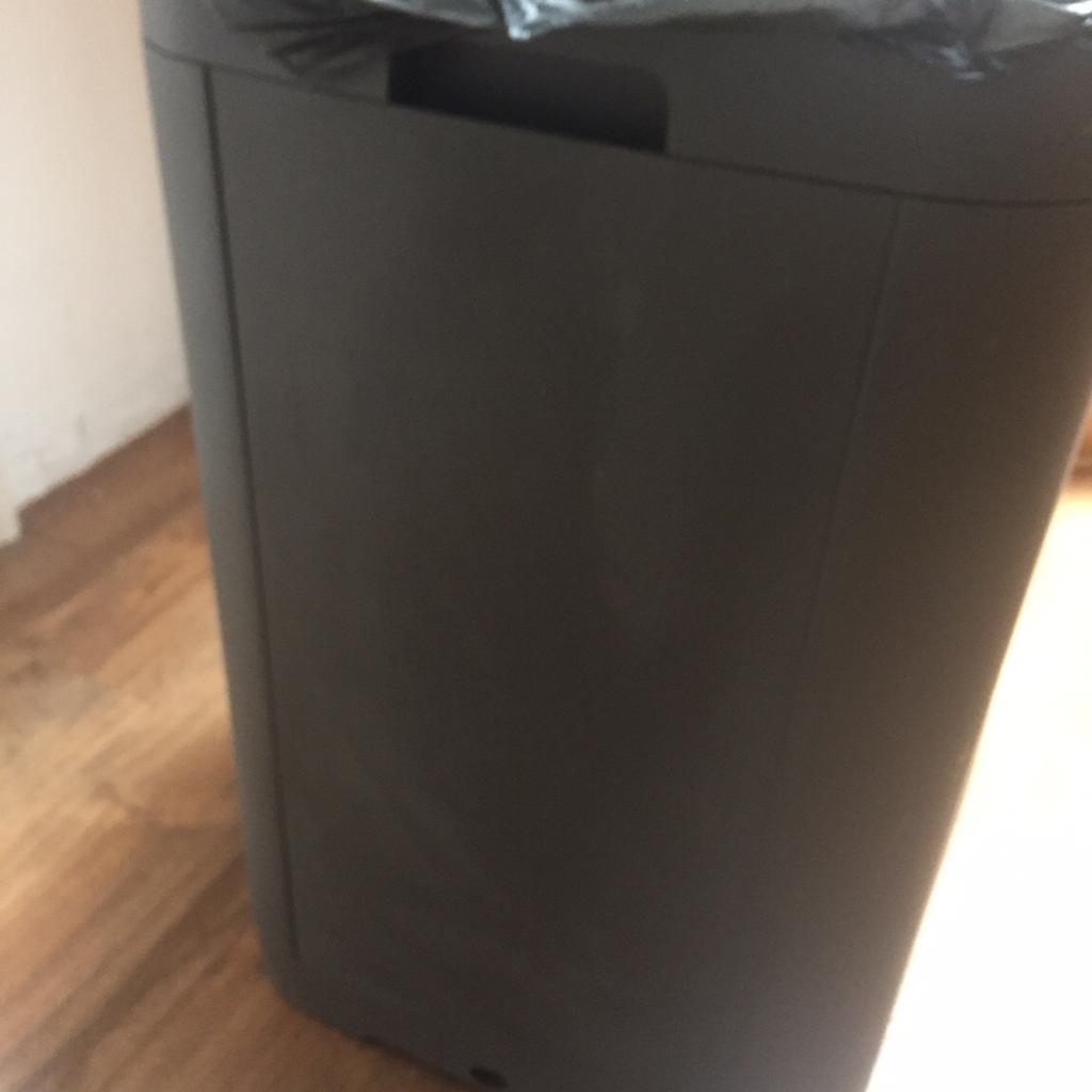 Touch top trash can IKEA Gigantisk in SW19 London für £ 10,00 zum
