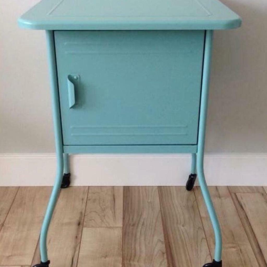 Ikea vettre bedside deals table