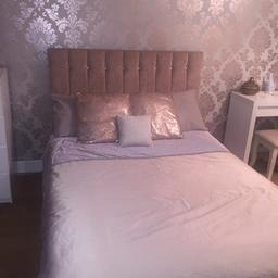 Reduced as need gone ASAP 
Bargain....!
Champagne gold/beige
Double bed frame with diamanté buttons on headboard & end of bed also silver steel feet
Mattress not included...
See pics... only 6 months old brilliant condition only selling as need a king size for my partner.