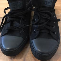 Men trainers in very good condition size 7