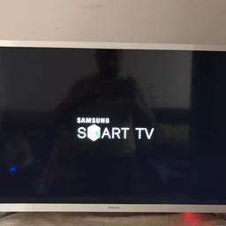 SAMSUNG SMART TV
32 Zoll 
Sehr gut Zustand 
Neuwertig