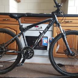 Gt avalanche mtb nothing wrong at all all gears and breaks are both spot on extra accessories eg pump will stay on for the right price 80 ovno