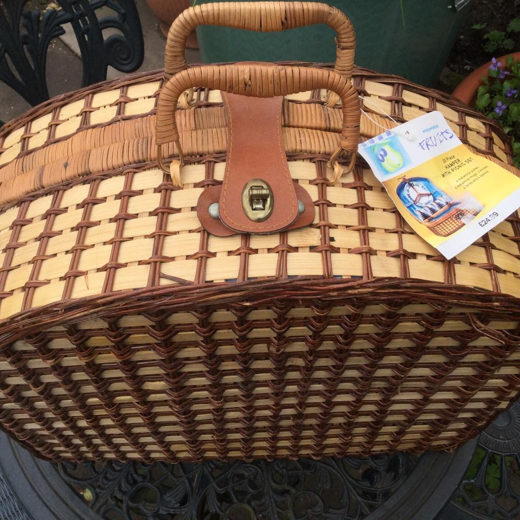 Vintage Woolworths Picnic Basket in Rochdale for £12.00 for sale Shpock