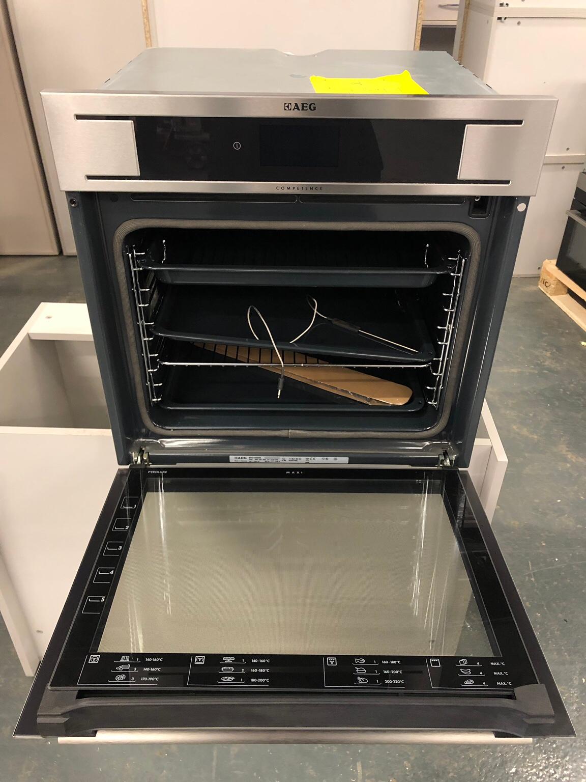 AEG BP831660KM Pyrolytic Single Electric Oven in Walsall for £220.00