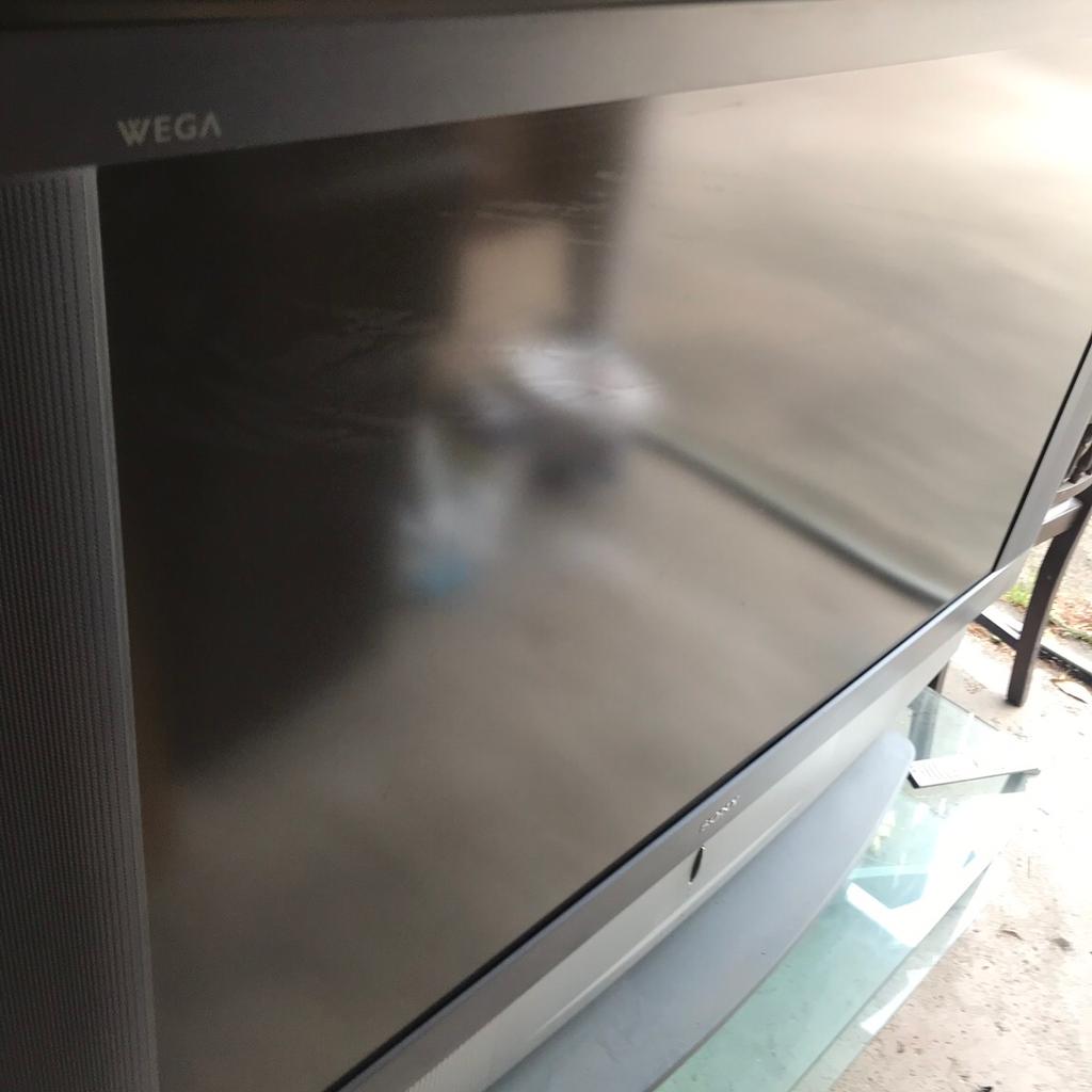 Sony WEGA 55” LCD rear projection TV&stand in WV3 Wolverhampton for £50
