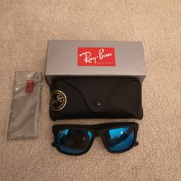 Ray-Ban Justin Classic

In great condition, only worn a few times. Grab yourself a bargain.

Welcome any questions.

Thank you for looking