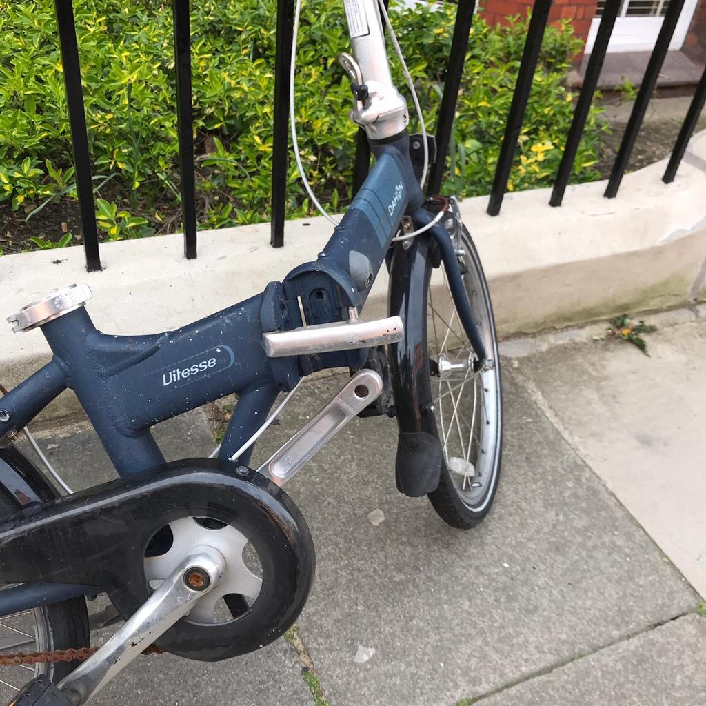 Dahon Vitesse D3 3 Speed Folding Bike in RH6 Crawley for 50.00