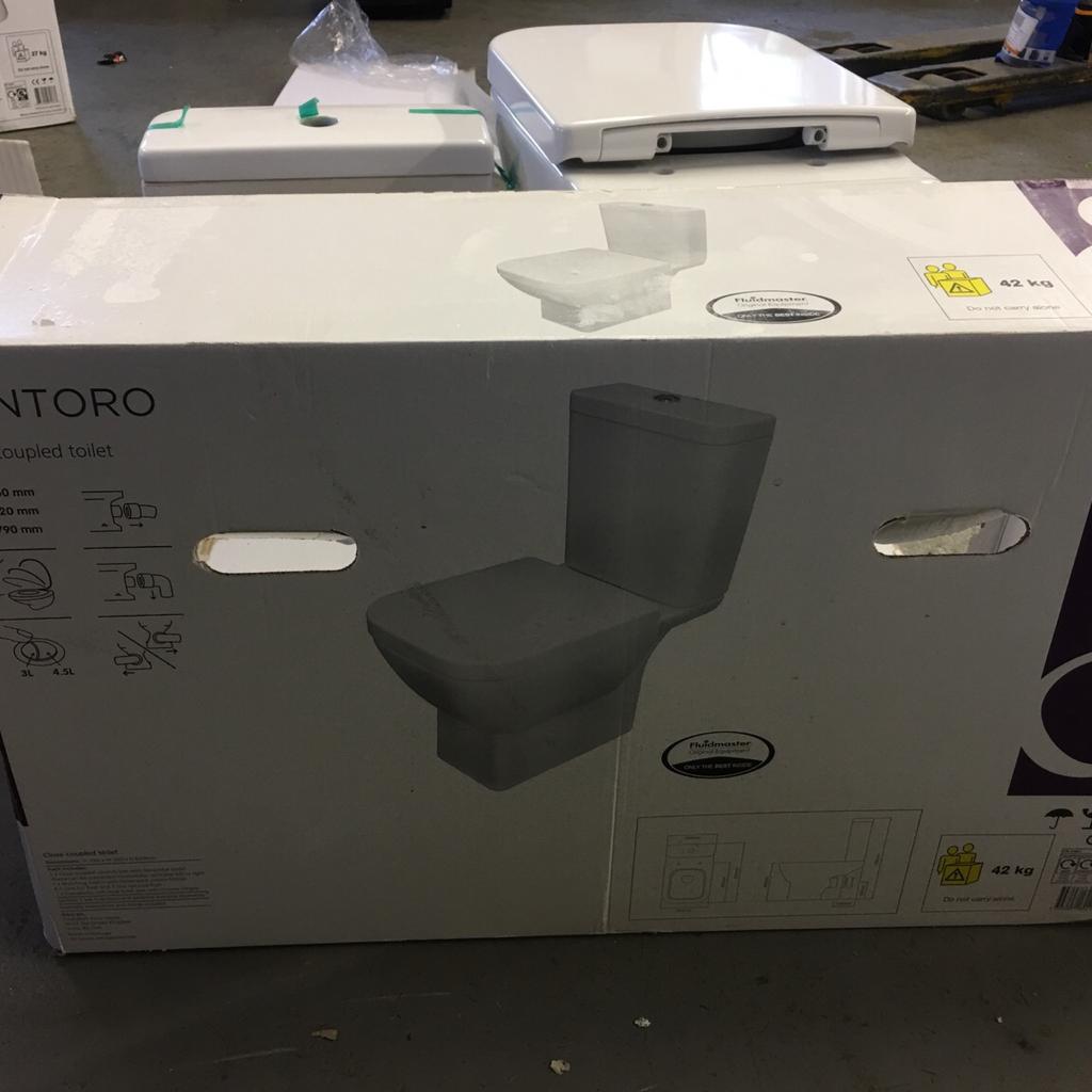 Cooke & Lewis Santoro close coupled toilet in B63 Sandwell for £60.00