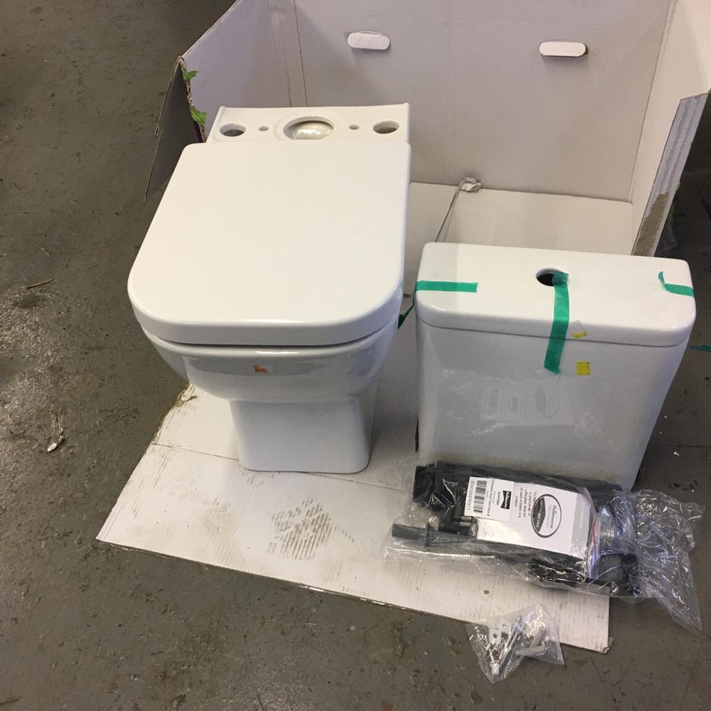 Cooke & Lewis Santoro close coupled toilet in B63 Sandwell for £60.00