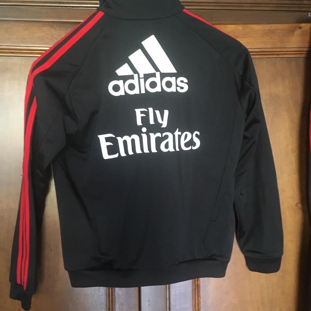 Tuta Milan Adidas originale 9-10 anni in 22073 Fino Mornasco für 45,00 €  zum Verkauf