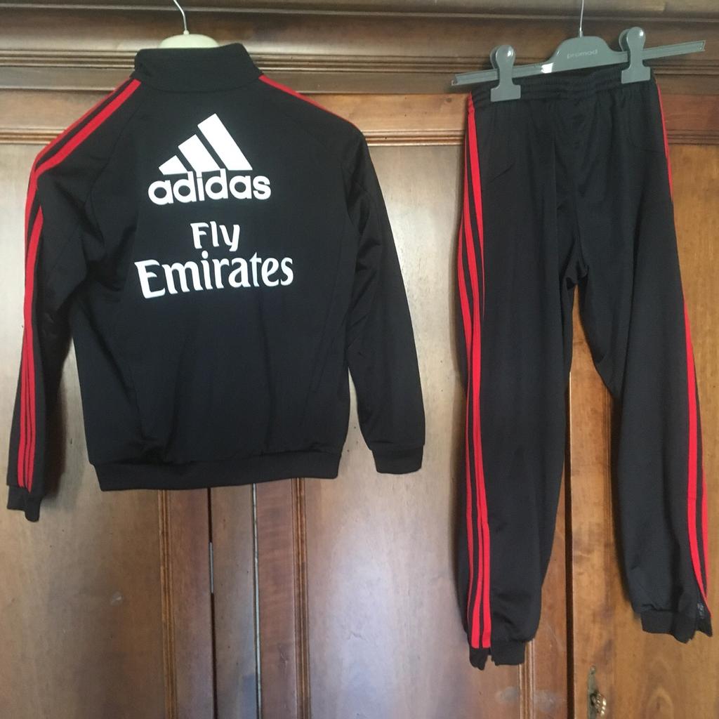 Tuta Milan Adidas originale 9-10 anni in 22073 Fino Mornasco für 45,00 €  zum Verkauf