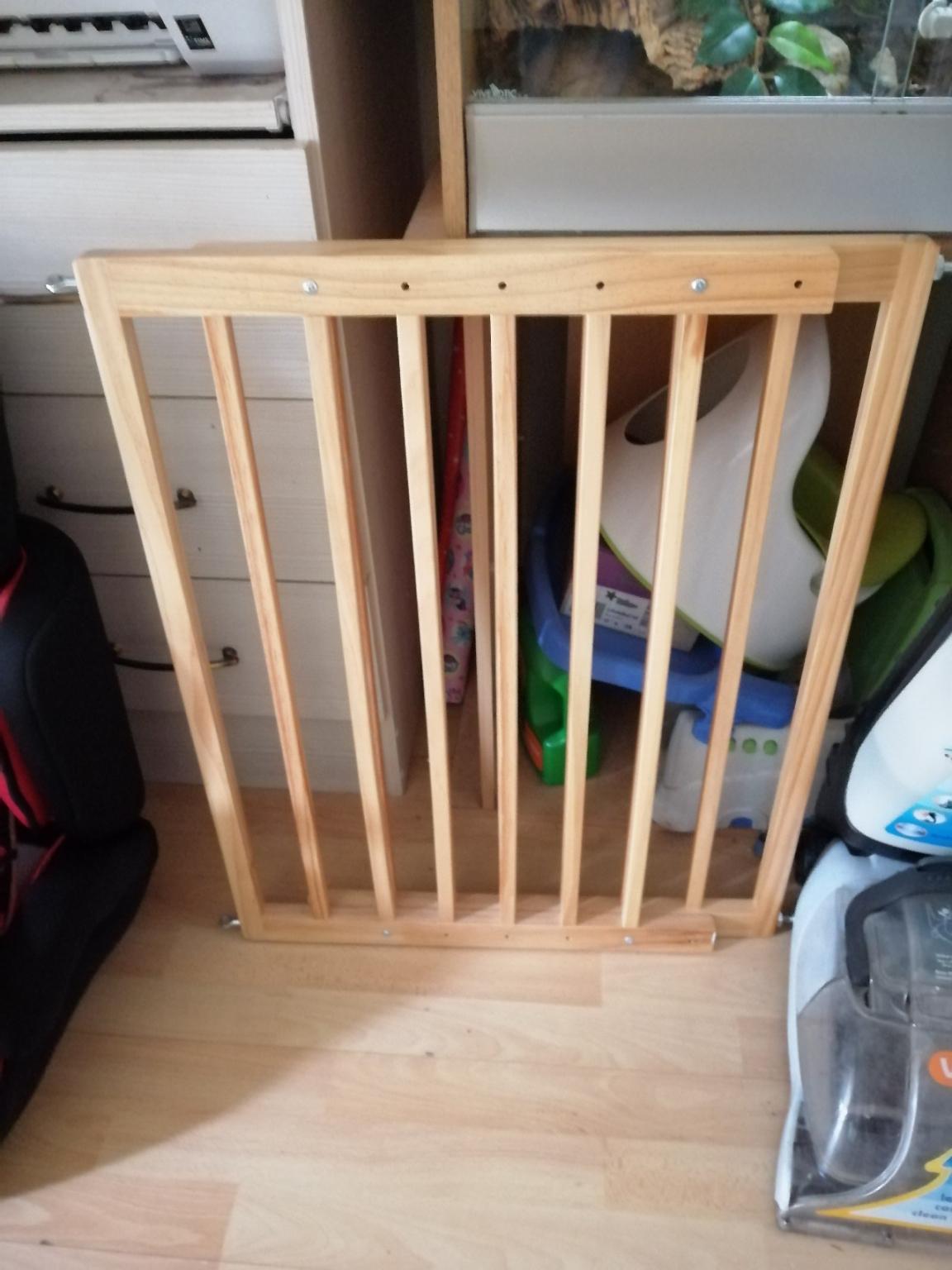 adjustable wooden baby gate in M45 Whitefield für 20,00 £ zum Verkauf