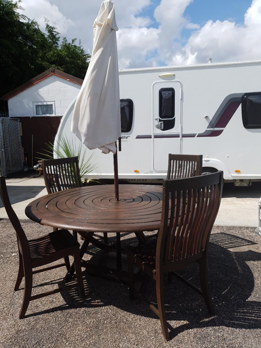 garden table and chairs in LU2 Luton for £120.00 for sale Shpock