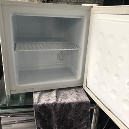 Table top freezer