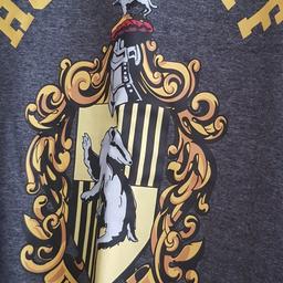 Primark size L 14-16 Hufflepuff sweatshirt. Unwanted gift due to wrong Hogwarts house so never worn.
Pet and smoke free home, willing to post if covered and combine postage if you're interested in any of my other items. Thanks!