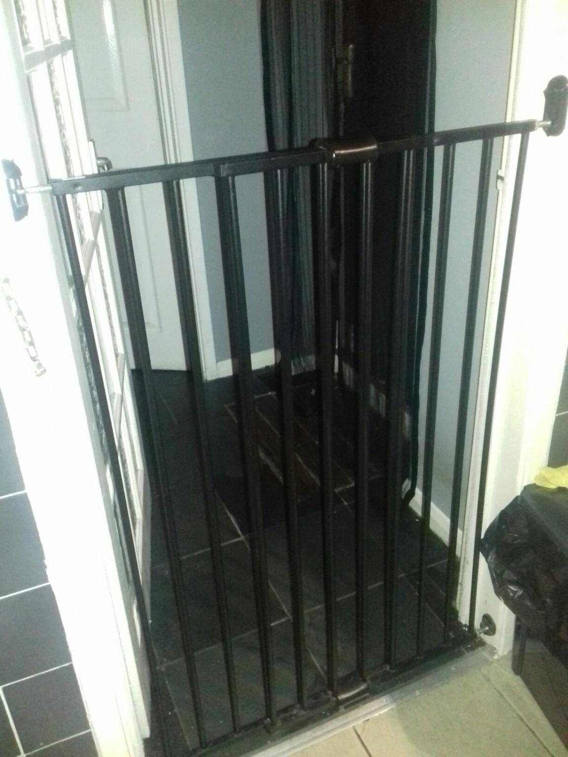 Extra Tall Extending Metal Pet Gate in EN8 Broxbourne for £15.00 for