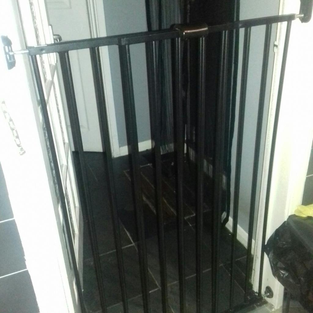 Extra Tall Extending Metal Pet Gate in EN8 Broxbourne for £15.00 for