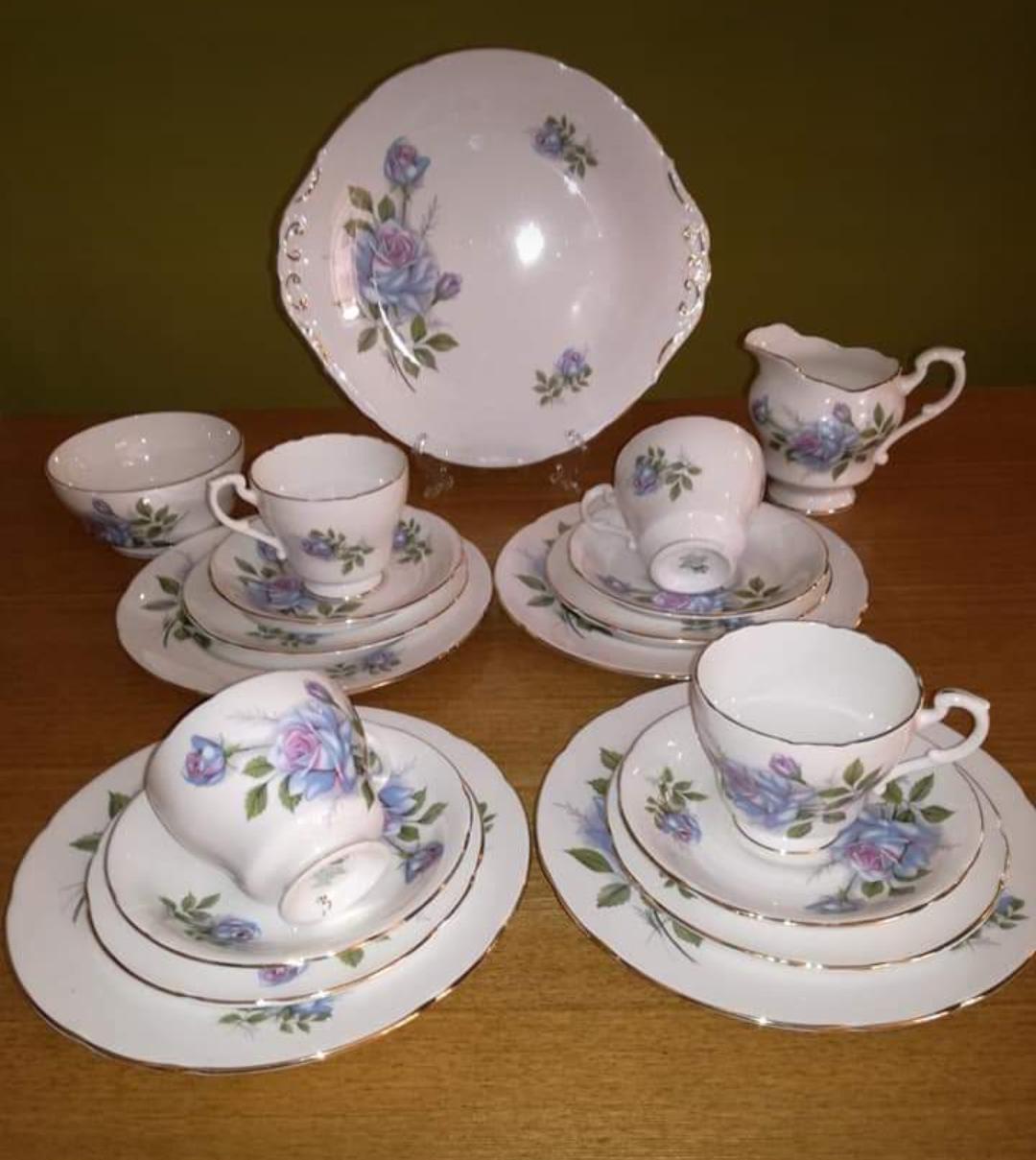 Royal Standard Fascination Fine Bone China in B61 Bromsgrove for £30.00