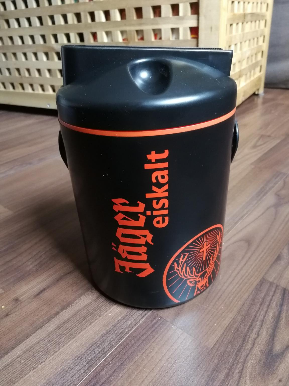 Jägermeister Eiswürfelbehälter mit Zange in 67659 Kaiserslautern für 8,00 € zum Verkauf