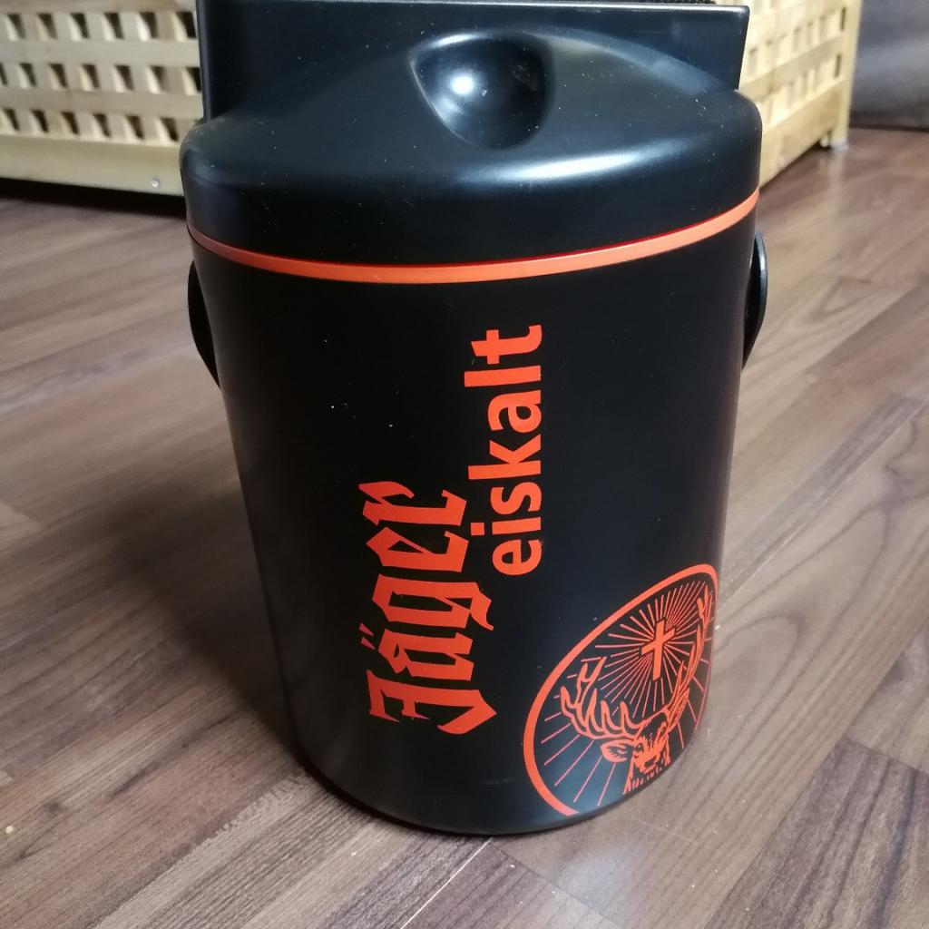 Jägermeister Eiswürfelbehälter mit Zange in 67659 Kaiserslautern für 8,00 € zum Verkauf