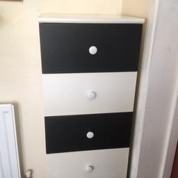 6 draw Chest of drawers nice and sturdy few light marks on the top.and inside of drawers
Pick up hoo Me39ht
60 inches tall 16 inches wide 15 inches deep
REDUCED O NO OFFERS
F