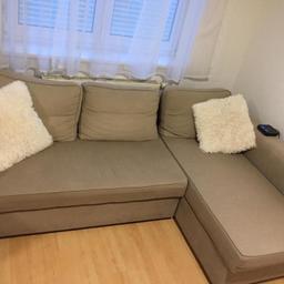Verkaufe Schlafsofa mit Bettfunktion.
Die Couch ist in L-form mit 2,24x1,26 in der Farbe Beige. Abzugeben wegen Wohnungsauflösung.