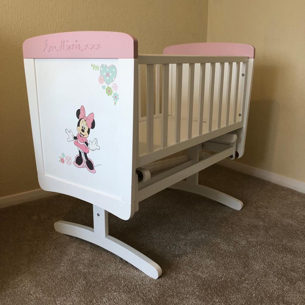 Minnie mouse 2025 swinging crib